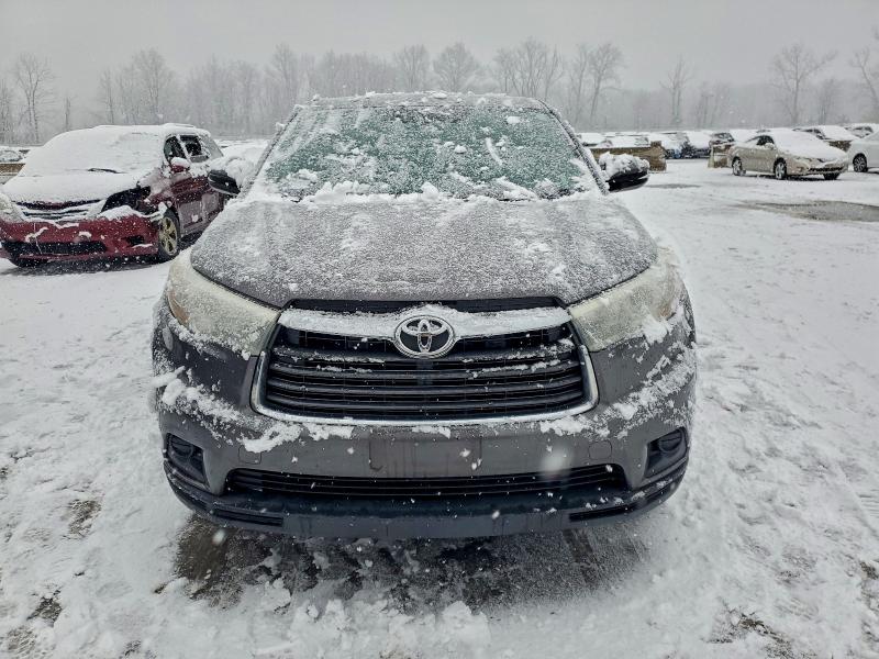 Photo 5 from auction – 2015 TOYOTA HIGHLANDER with VIN 5TDBKRFH9FS215306