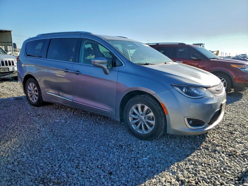 Photo 4 from auction – 2018 CHRYSLER PACIFICA T with VIN 2C4RC1BG2JR185836