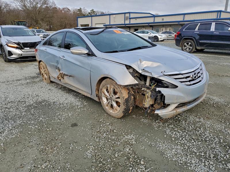 Photo 4 from auction – 2013 HYUNDAI SONATA SE with VIN 5NPEC4AC4DH675579