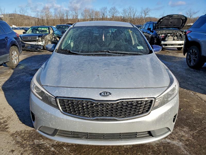 Photo 5 from auction – 2017 KIA FORTE LX with VIN KNAFK5A89H5701962