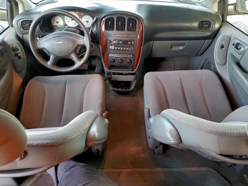 Photo 8 from auction – 2006 CHRYSLER TOWN & COU with VIN 1A4GP45R56B756892