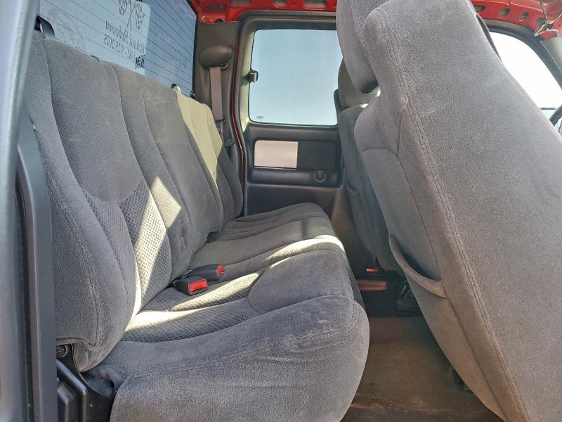 Photo 10 from auction – 2004 CHEVROLET SILVERADO with VIN 1GCEK19T14E395656