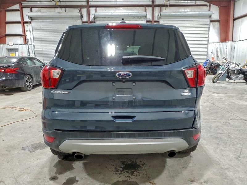 Photo 6 from auction – 2019 FORD ESCAPE SE with VIN 1FMCU9GDXKUB42734