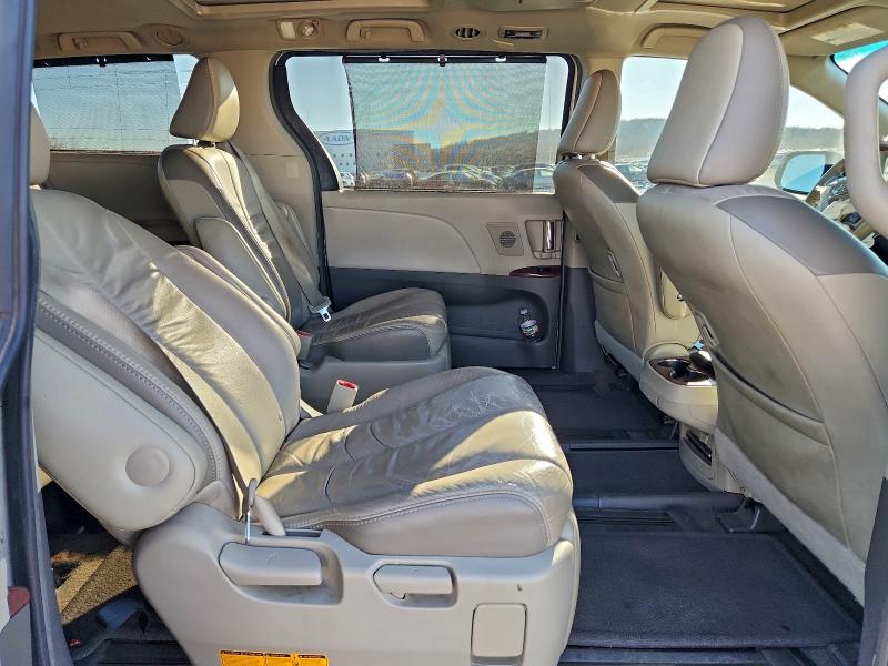 Photo 11 from auction – 2011 TOYOTA SIENNA XLE with VIN 5TDDK3DC3BS025797