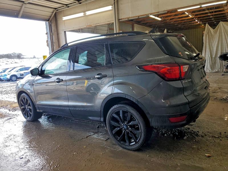 Photo 2 from auction – 2019 FORD ESCAPE SE with VIN 1FMCU0GD4KUA50160