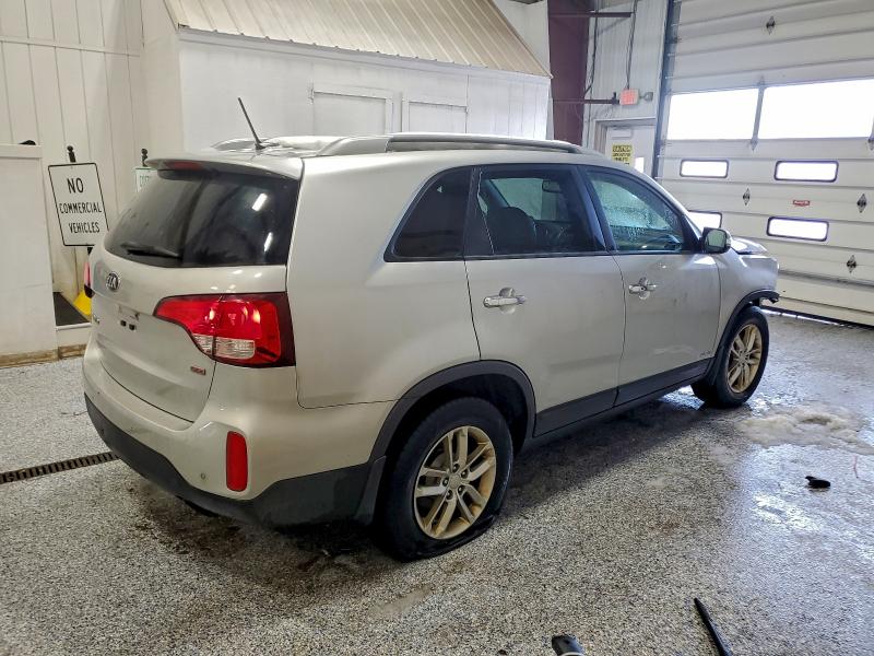 Photo 3 from auction – 2014 KIA SORENTO LX with VIN 5XYKTDA62EG520910