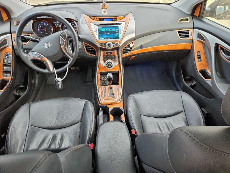 Photo 8 from auction – 2012 HYUNDAI ELANTRA GL with VIN 5NPDH4AE9CH102853