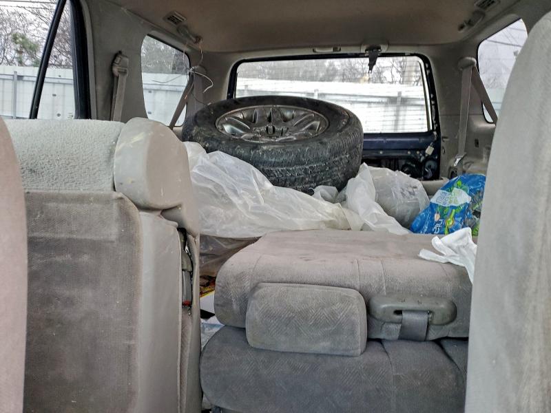 Photo 10 from auction – 2003 TOYOTA SEQUOIA with VIN 5TDBT44AX3S150841