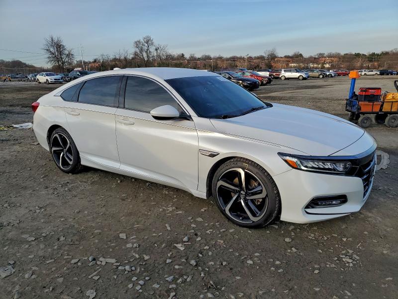 Photo 4 from auction – 2018 HONDA ACCORD with VIN 1HGCV1F39JA020220