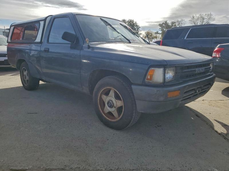 Photo 4 from auction – 1991 TOYOTA PICKUP 1/2 with VIN JT4RN81A8M0073413