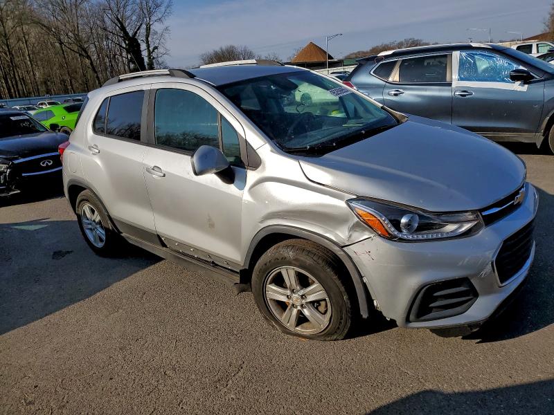 Photo 4 from auction – 2021 CHEVROLET TRAX with VIN KL7CJLSB5MB323882