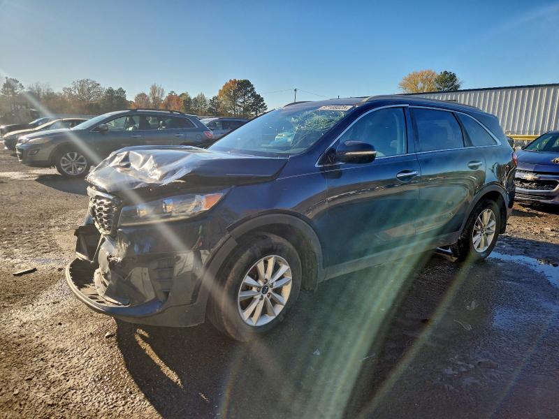 Photo 1 from auction – 2019 KIA SORENTO with VIN 5XYPG4A32KG551649