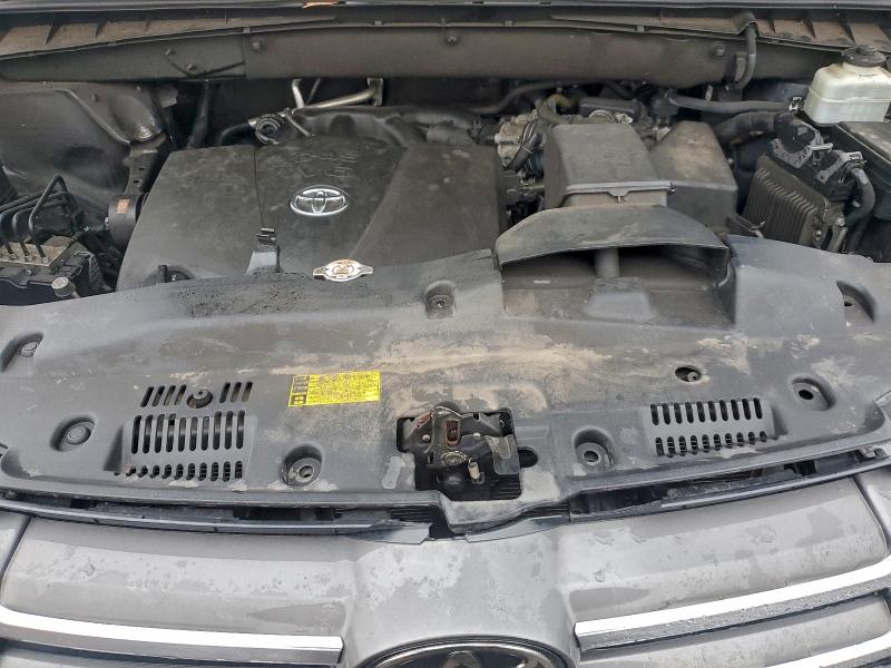 Photo 12 from auction – 2018 TOYOTA HIGHLANDER with VIN 5TDDZRFH5JS898554
