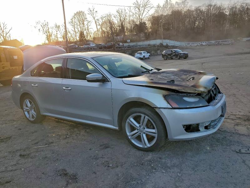 Photo 4 from auction – 2014 VOLKSWAGEN PASSAT SE with VIN 1VWBN7A3XEC121424