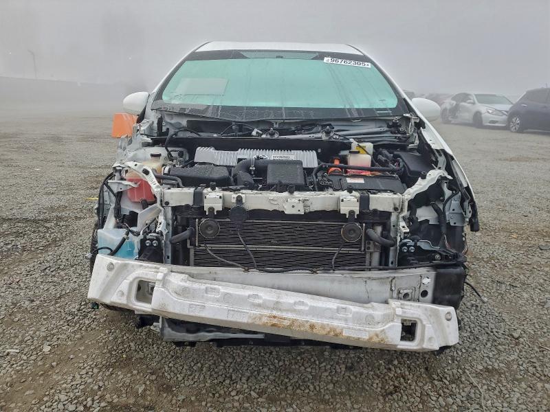 Photo 5 from auction – 2015 TOYOTA PRIUS V with VIN JTDZN3EU9FJ024354