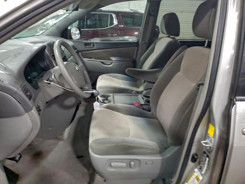 Photo 7 from auction – 2010 TOYOTA SIENNA CE with VIN 5TDKK4CC3AS316698
