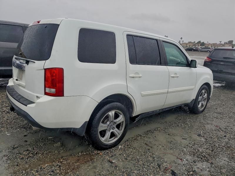 Photo 3 from auction – 2015 HONDA PILOT EX with VIN 5FNYF3H40FB030104