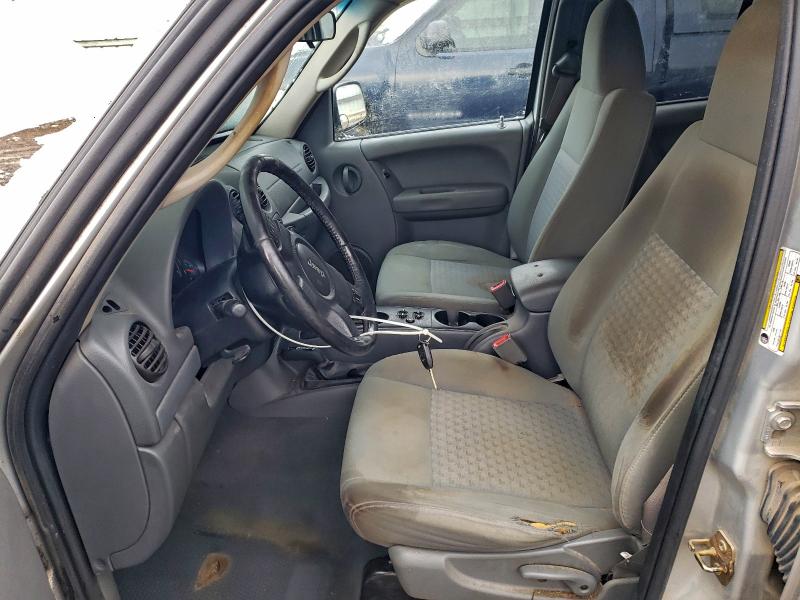 Photo 7 from auction – 2005 JEEP LIBERTY SP with VIN 1J4GL48K95W700052