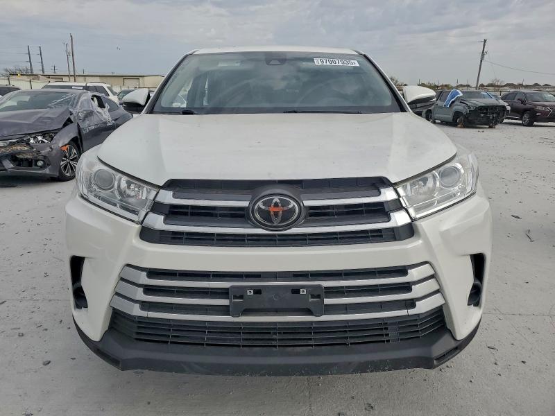 Photo 5 from auction – 2017 TOYOTA HIGHLANDER with VIN 5TDZARFH6HS026360