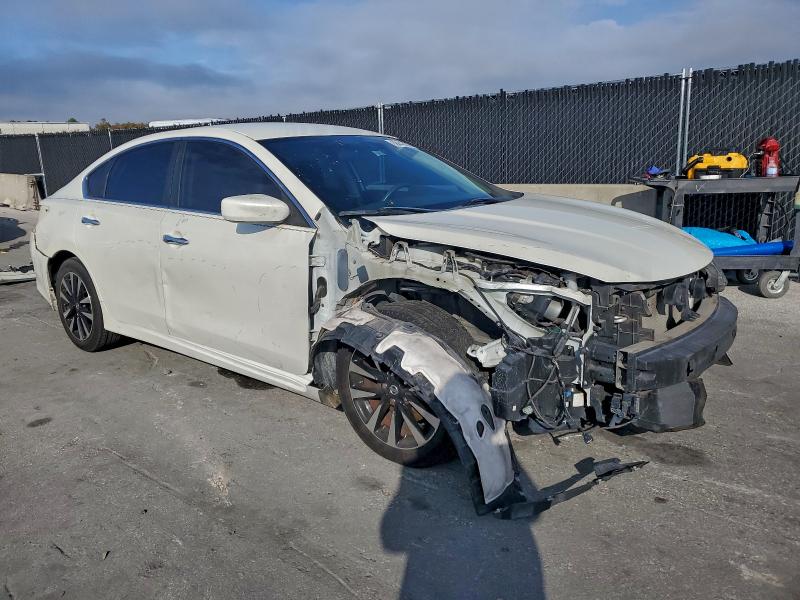 Photo 4 from auction – 2017 NISSAN ALTIMA 2.5 with VIN 1N4AL3AP6HC487679