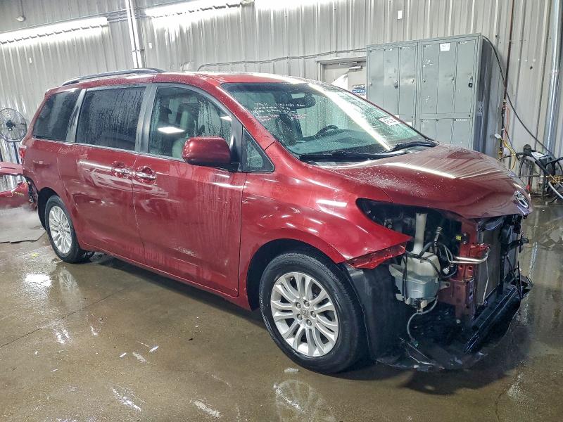 Photo 4 from auction – 2015 TOYOTA SIENNA XLE with VIN 5TDYK3DC0FS613339