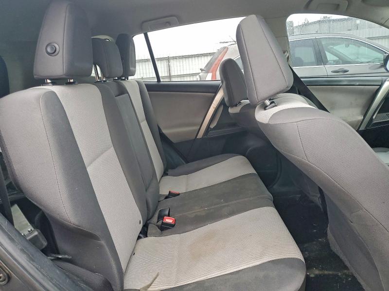 Photo 10 from auction – 2015 TOYOTA RAV4 LE with VIN JTMBFREV6FJ029618