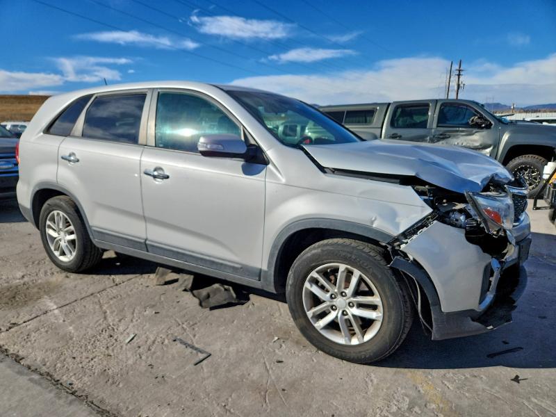 Photo 4 from auction – 2015 KIA SORENTO with VIN 5XYKT3A67FG581133
