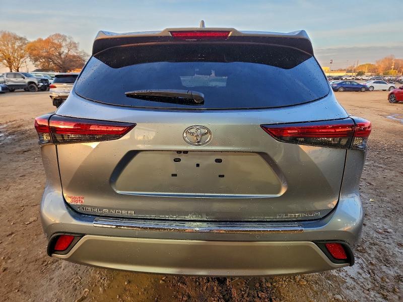 Photo 6 from auction – 2021 TOYOTA HIGHLANDER with VIN 5TDFZRAH6MS055841