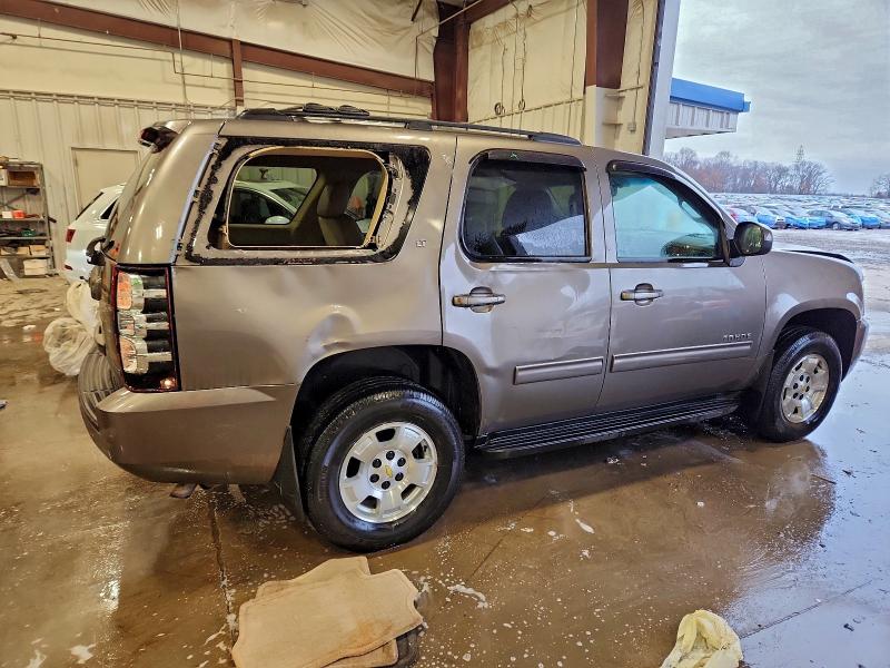 Photo 3 from auction – 2011 CHEVROLET TAHOE K150 with VIN 1GNSKBE02BR276046