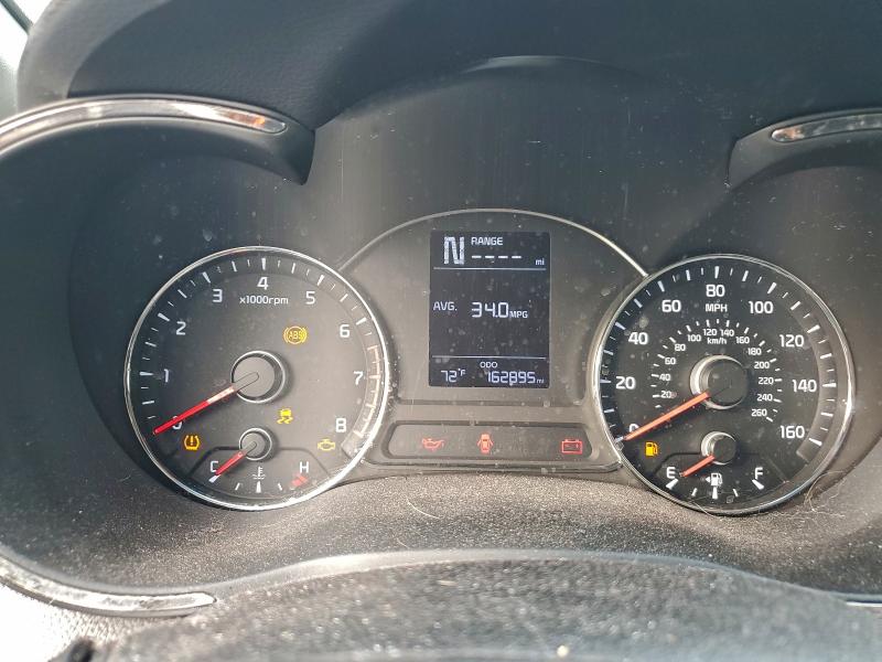 Photo 9 from auction – 2018 KIA FORTE LX with VIN 3KPFK4A76JE196736