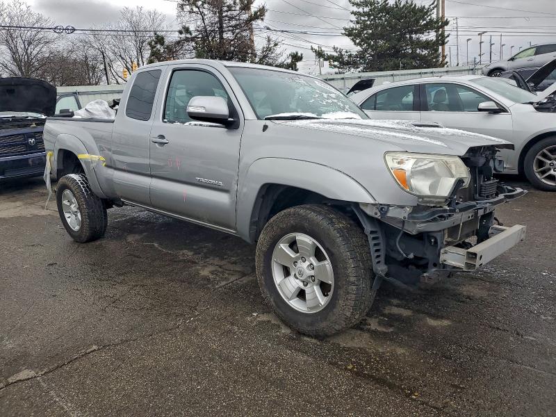 Photo 4 from auction – 2015 TOYOTA TACOMA with VIN 5TFTU4GN0FX081723