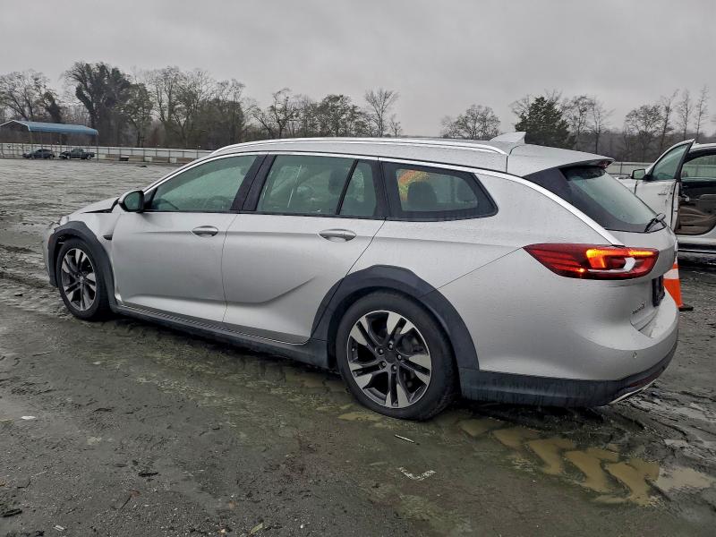 Photo 2 from auction – 2018 BUICK REGAL TOUR with VIN W04GU8SX0J1159909