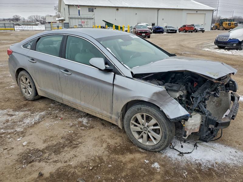 Photo 4 from auction – 2015 HYUNDAI SONATA SE with VIN 5NPE24AF0FH214539