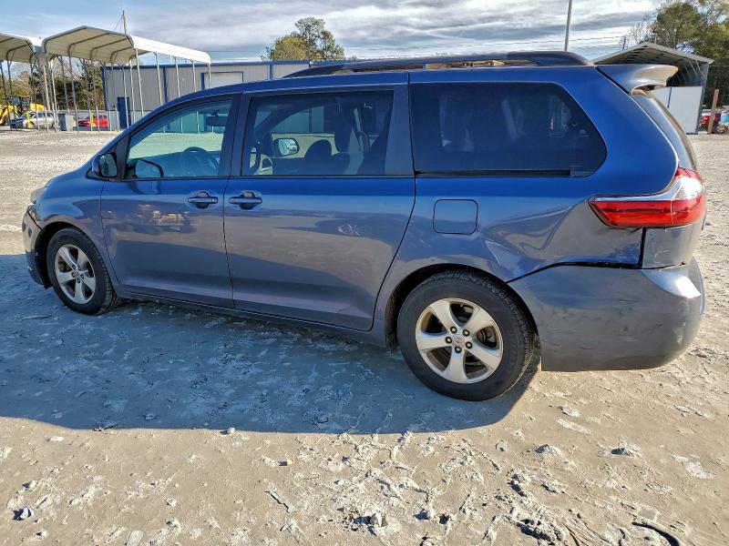 Photo 2 from auction – 2015 TOYOTA SIENNA LE with VIN 5TDKK3DC4FS529787
