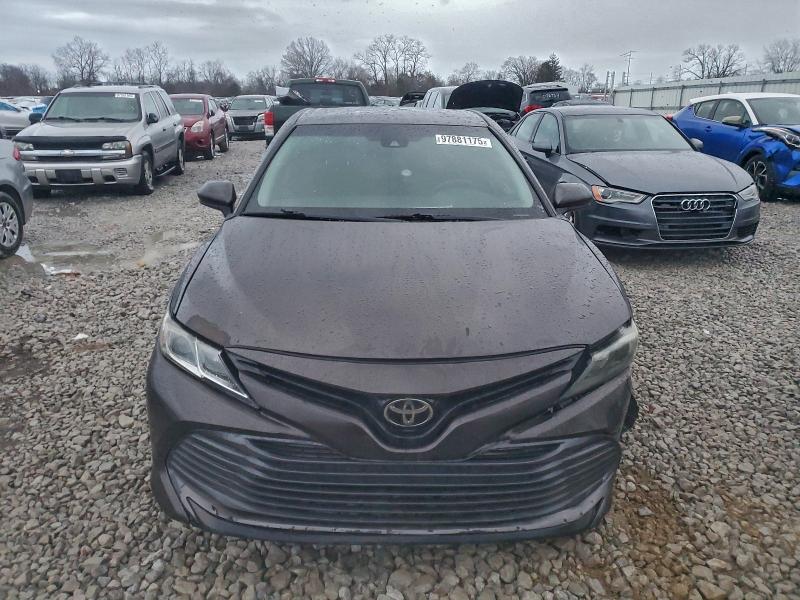 Photo 5 from auction – 2018 TOYOTA CAMRY with VIN 4T1B11HKXJU010090