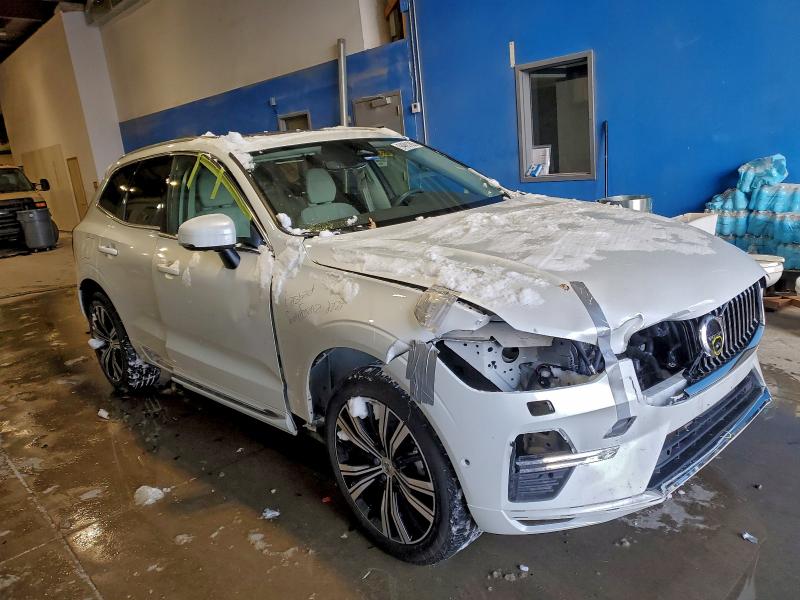 Photo 4 from auction – 2023 VOLVO XC60 PLUS with VIN YV4L12RN3P1346159