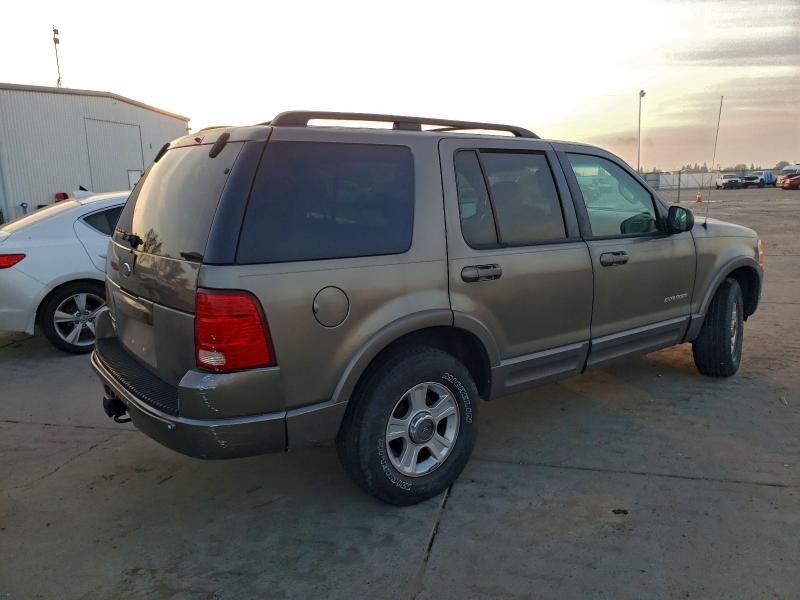 Photo 3 from auction – 2002 FORD EXPLORER L with VIN 1FMDU65E22ZA92574