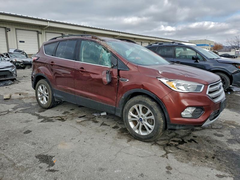 Photo 4 from auction – 2018 FORD ESCAPE SE with VIN 1FMCU9GD0JUC13244