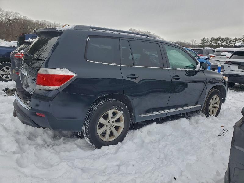 Photo 3 from auction – 2012 TOYOTA HIGHLANDER with VIN 5TDBK3EH4CS111381
