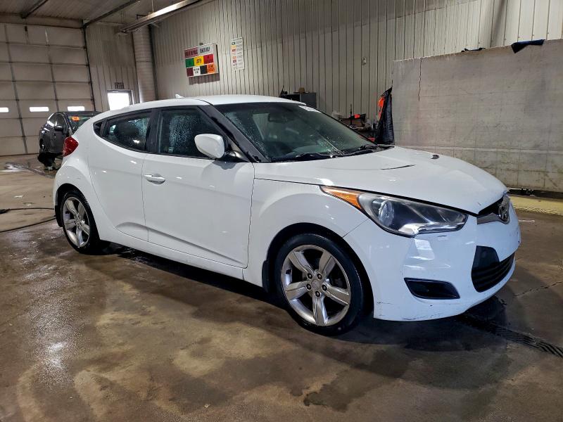 Photo 4 from auction – 2013 HYUNDAI VELOSTER with VIN KMHTC6AD8DU134418