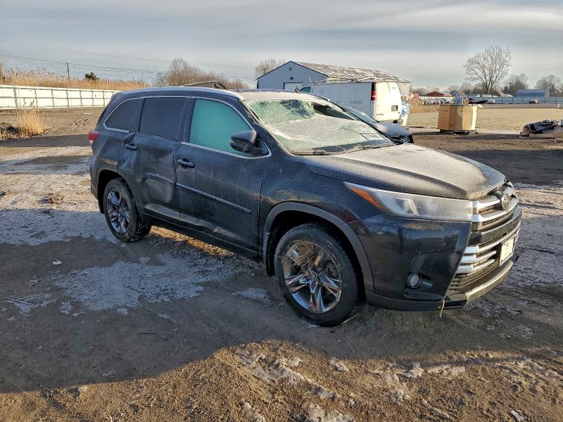 Photo 4 from auction – 2018 TOYOTA HIGHLANDER with VIN 5TDDZRFHXJS900914