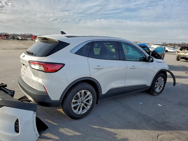 Photo 3 from auction – 2020 FORD ESCAPE SE with VIN 1FMCU0G60LUA06126