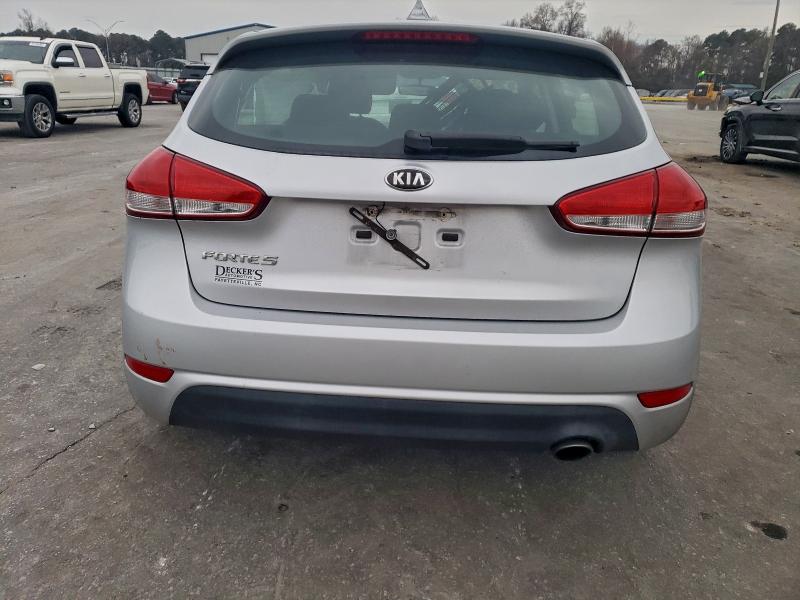 Photo 6 from auction – 2016 KIA FORTE with VIN KNAFK5A88G5527204