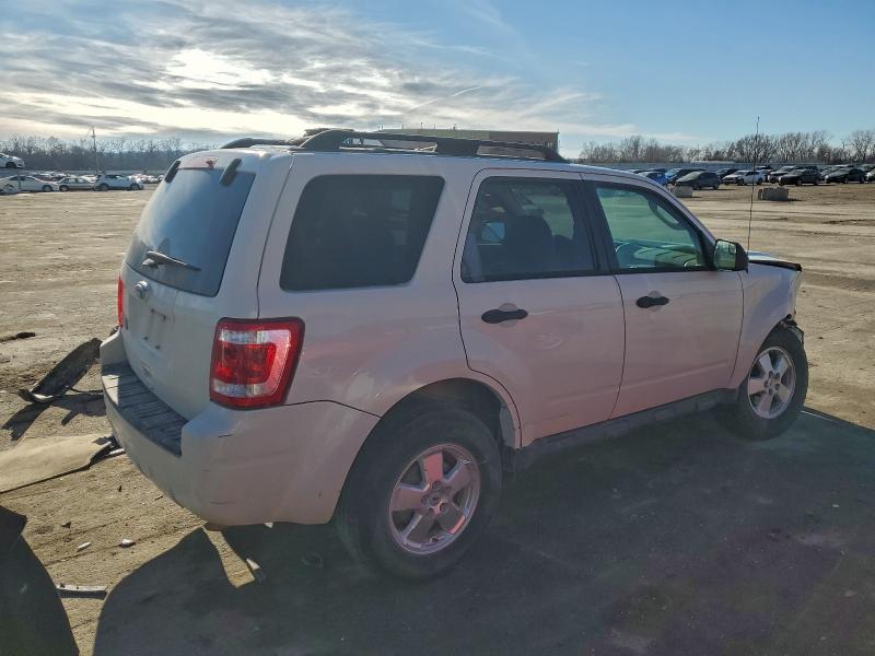 Photo 3 from auction – 2011 FORD ESCAPE XLT with VIN 1FMCU0DG2BKB29157