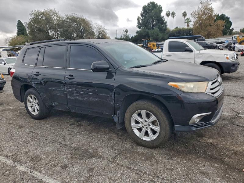 Photo 4 from auction – 2011 TOYOTA HIGHLANDER with VIN 5TDZK3EH2BS049640