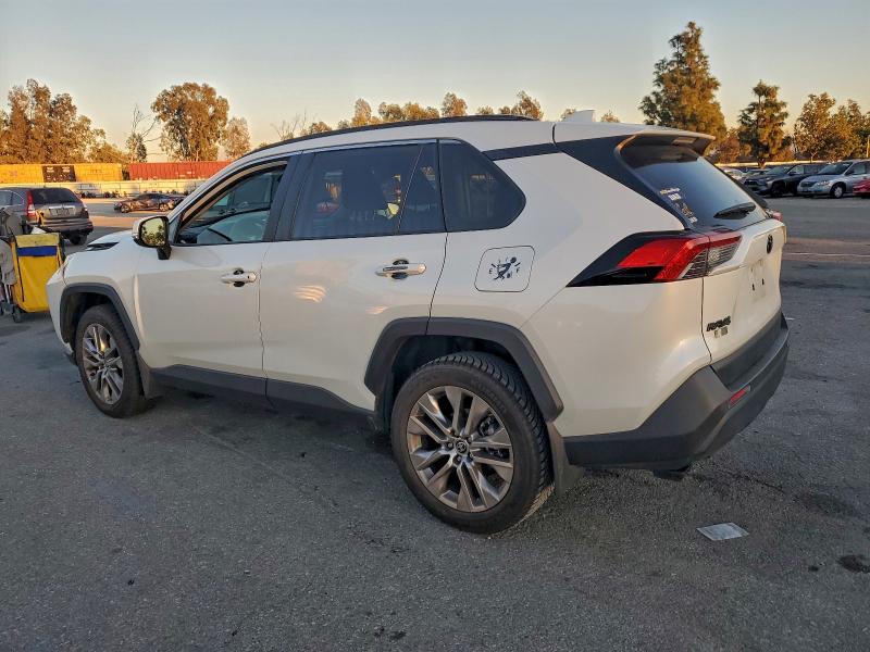 Photo 2 from auction – 2022 TOYOTA RAV4 XLE P with VIN JTMC1RFV8ND087423