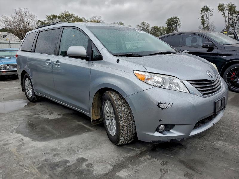 Photo 4 from auction – 2011 TOYOTA SIENNA with VIN 5TDYK3DC0BS161757