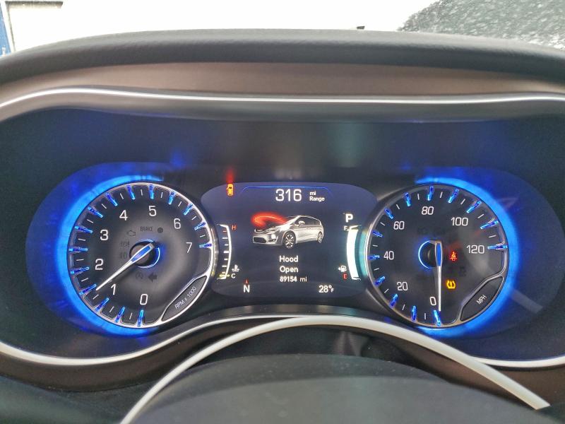 Photo 9 from auction – 2017 CHRYSLER PACIFICA T with VIN 2C4RC1EGXHR695552