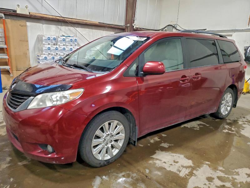 TOYOTA SIENNA LE 2011 with VIN 5TDJK3DC2BS008024 - Photo from auction