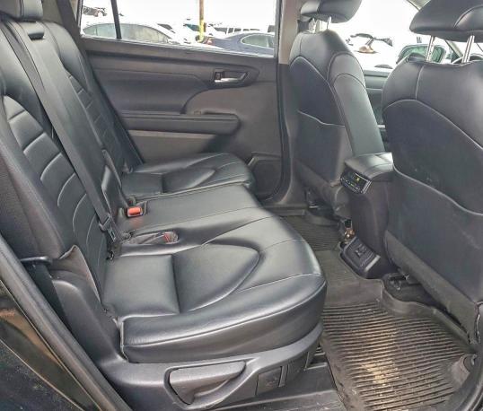 Photo 11 from auction – 2022 TOYOTA HIGHLANDER with VIN 5TDGZRBH1NS589351